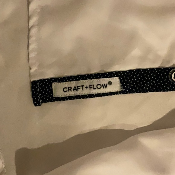 Craft and flow button up top with pocket. K115 - Picture 4 of 6